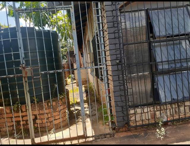 3 BEDROOM HOUSE FOR SALE IN LENYENYE